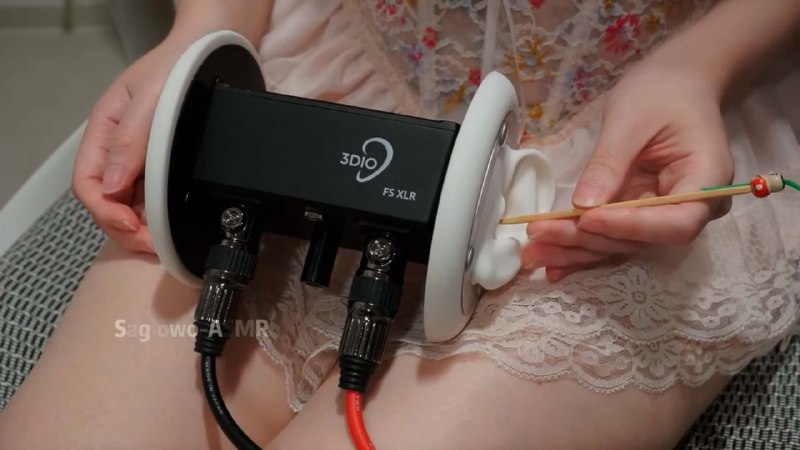 《ASMR 夜间助眠》沉浸式体验，细腻的耳语与轻柔的触感音效交织，营造出宁静的夜晚氛围