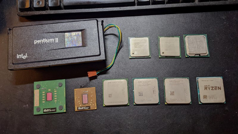 《解锁100种养老方式》本书带你探索超越传统的养老生活，从旅居养老、兴趣社群到智慧养老，呈现百种新鲜可能