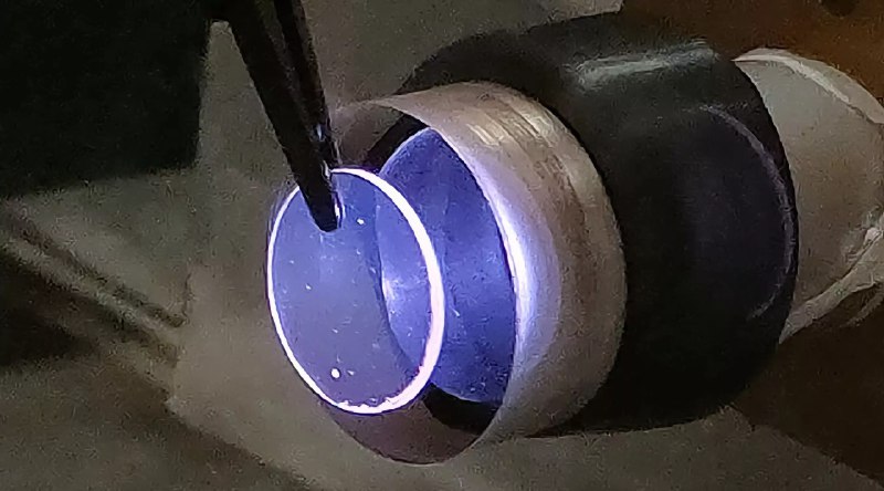 《芝加哥大学公开课：理解全球经济》本课程深入剖析全球经济运作机制，从国际贸易、货币政策到金融危机，以清晰的逻辑与生动的案例，带你穿透复杂现象，构建坚实的经济学分析框架，适合渴望理解世界财经动态的学习者