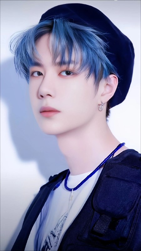 《叽里呱啦我爱画画》专为儿童设计的绘画启蒙课程，通过趣味互动激发创意潜能