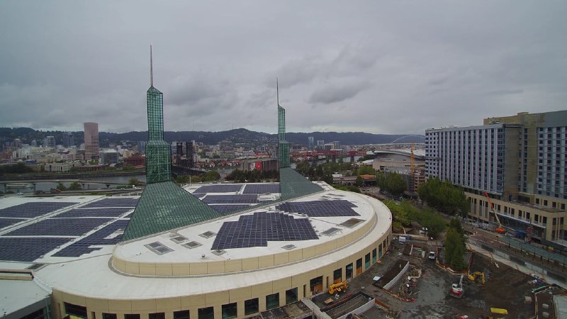 《财务金融：银行从业、期货从业、基金从业、社工、证券从业、会计师、审计师、资产评估师、税务师、经济师》一本覆盖金融行业十大核心资格认证的备考指南，系统梳理考点与实务要点，帮助从业者高效突破考试门槛，提升专业竞争力，是财经领域职业发展的实用工具书