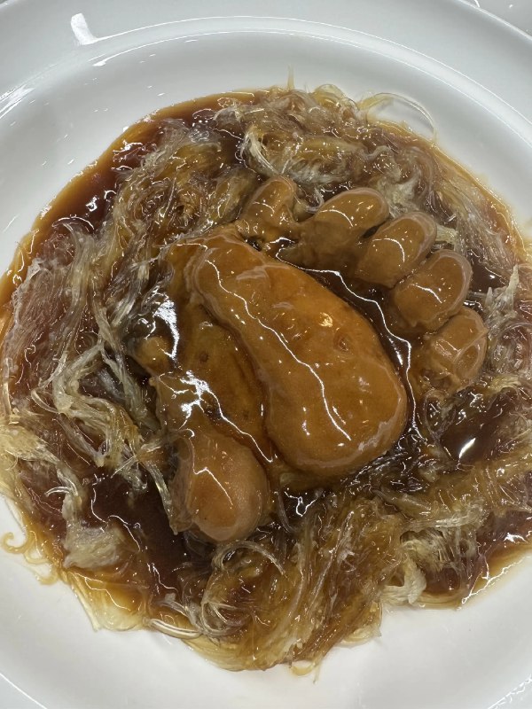 《新荣记12套标准卡》从迎宾到送客，12张标准卡细致拆解服务全流程，确保高品质体验始终如一