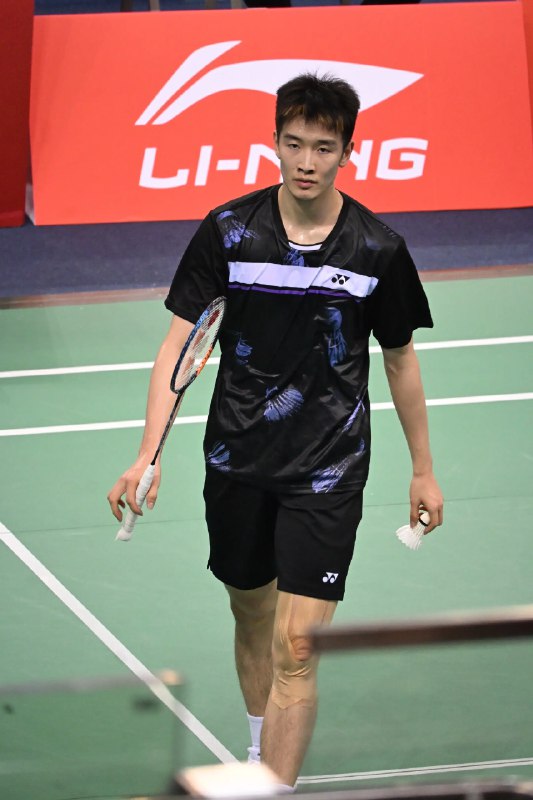 《柠檬老师全能英语综合课程 》课程由资深教师柠檬老师精心打造，融合听说读写核心技能，通过生动讲解与实用练习，帮助学员系统提升英语综合能力