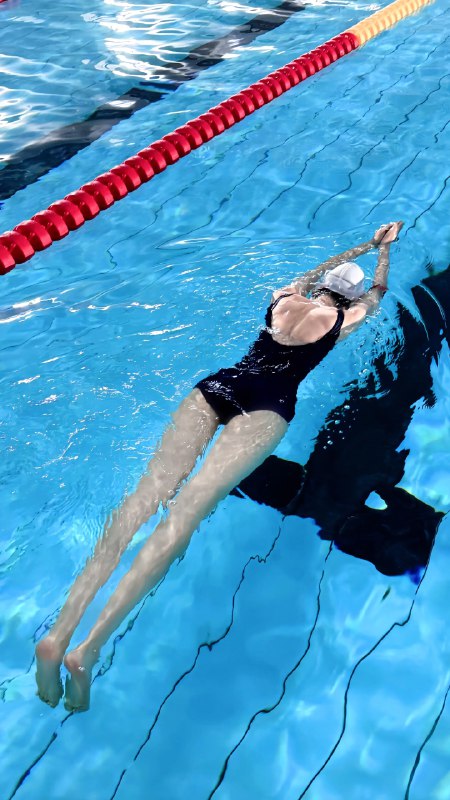 《三小时学会游泳》打破对水的恐惧，从零基础到轻松游动