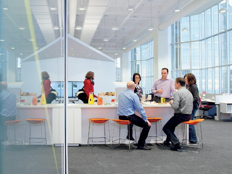 《快速社交之职场人际关系指南》本书直击职场社交痛点，提供可立即上手的沟通策略与关系构建技巧