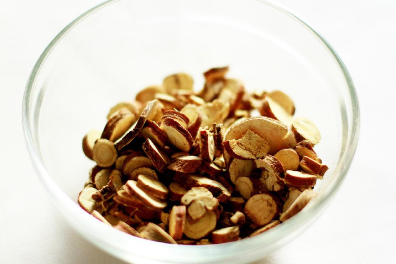 《李笑来付费课程资料合集》这套课程资料深入浅出，不仅传授知识更重塑学习思维，涵盖财富、认知与自我提升等多维度实践方法论