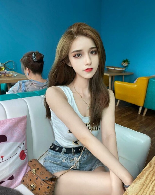 《修真世界著：方想 播：竟然先生 1469集完》方想笔下波澜壮阔的修真世界，在竟然先生极具张力的演绎下焕发新生