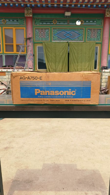 《AU高清视频教程》本教程从零开始手把手教学，内容涵盖建模、动画到渲染全流程