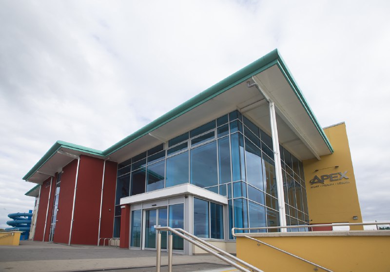 《区块链GoWeb》本书以Go语言为核心，深入讲解区块链与Web开发的融合实践