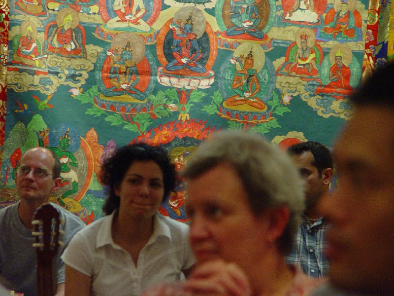 《这就是马云(陈伟)》本书以幽默风趣的笔触，通过大量亲历的细节，展现了一个卸下光环、真实可爱的马云