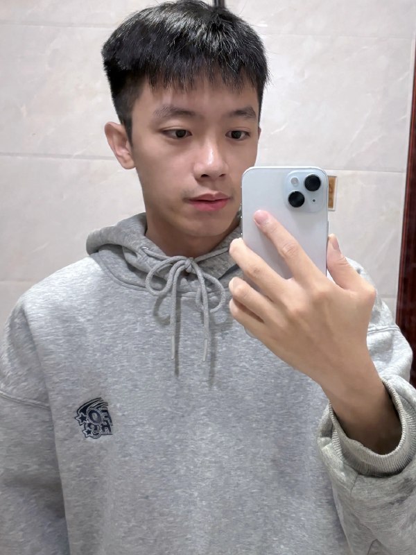 《坏男孩学院 约会指南》从心态建设到实战技巧，本书打破传统恋爱思维，提供系统化约会方法论