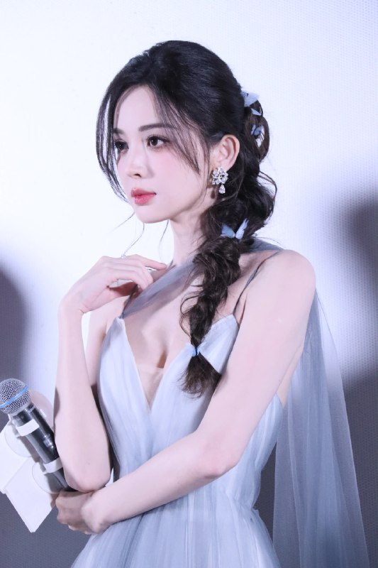 《易知课堂-冷菜朱师傅（14套）》朱师傅亲授14套冷菜技法，从基础刀工到创意摆盘，涵盖经典与流行菜式