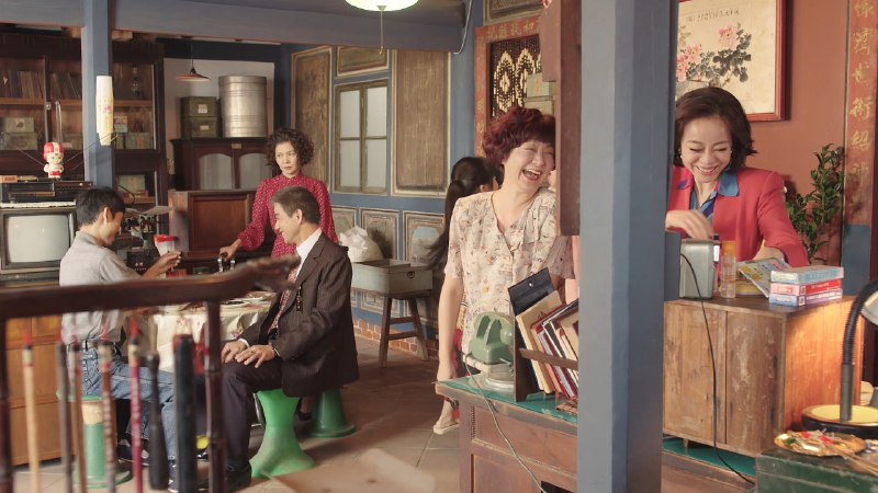 《诺贝尔文学奖最值得看的10本书》莫言以魔幻现实主义笔法，融合民间传说与历史，展现高密东北乡的磅礴史诗