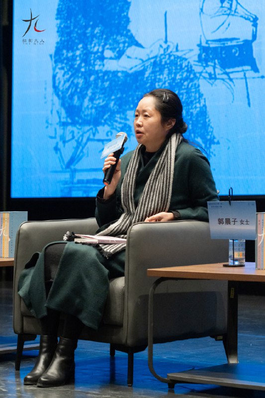 《52倍人生——戴锦华大师电影课 》戴锦华教授以深邃的学术眼光，带你穿透银幕光影，解读52部经典电影背后的文化密码与时代精神