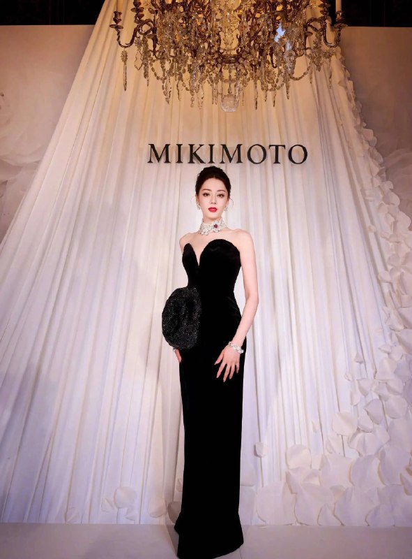 《大课堂二妹姐古法美颜术》二妹姐亲授古法养颜秘诀，融合传统智慧与现代需求，揭秘天然食材美颜力