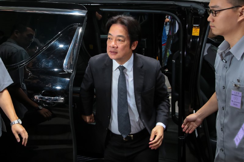 《92首养心曲》精选92首治愈旋律，涵盖古典、自然、冥想等多种风格，专为缓解压力与焦虑设计