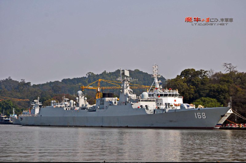 《1-38节上万块的早教课是不是智商税－易老师》易老师深入剖析高价早教课背后的真相，从教育本质出发，结合儿童发展心理学，帮助家长理性看待早期教育