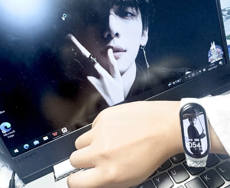 《电脑报 2025 更新43》AI PC全面爆发，硬件性能再攀高峰！本期深度解析下一代处理器架构，揭秘英特尔酷睿Ultra与AMD锐龙AI系列的黑科技