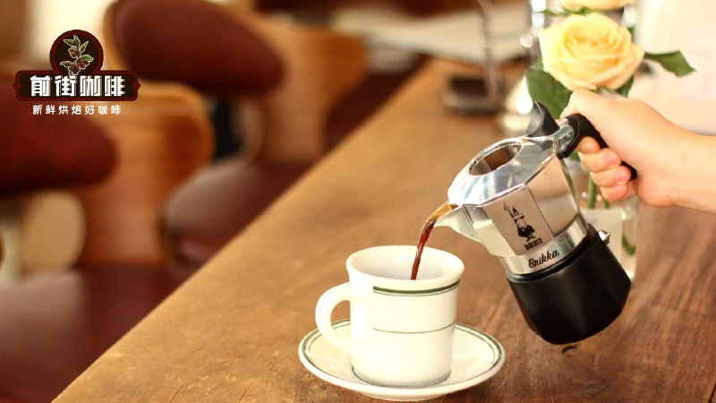 《咖啡制作教程专业咖啡师教学》从咖啡豆选择到萃取技巧，全面解析手冲、意式等专业制作方法，搭配实用操作演示与常见问题解答，助你快速掌握核心技能，在家也能冲泡出精品级咖啡