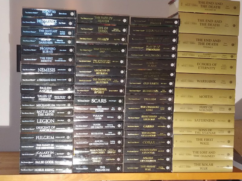 《书读完了系列》在信息爆炸的时代，如何抓住阅读的根本？本书作者提出“书读完了”的睿智洞见，为读者梳理中西文化核心经典脉络，提供一种高屋建瓴的阅读心法，帮助我们在浩瀚书海中找到方向，以少总多，直达精髓