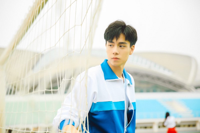 《自律修炼手册》从欲望挖掘、动力激活到习惯打造，本书提供一套清晰可行的自律路径