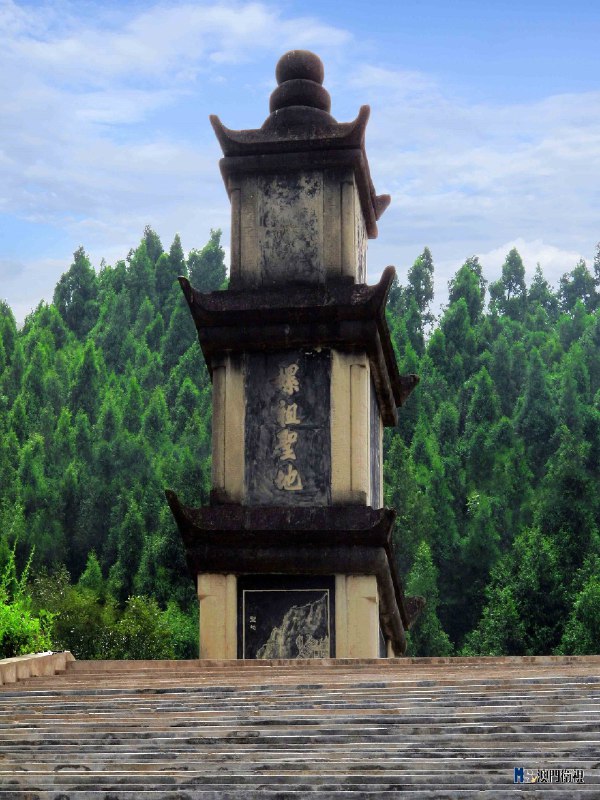 《罗马帝国衰亡史3：三世纪危机》本卷聚焦三世纪危机，揭示罗马帝国濒临崩溃的内外困局