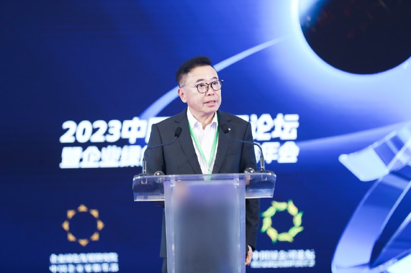 《中等技术陷阱：经济持续增长的关键挑战》本书深入剖析中等技术陷阱的形成机制与突破路径，结合全球案例揭示产业升级的核心矛盾，为政策制定者、企业家及研究者提供兼具理论深度与实践启示的战略思考框架