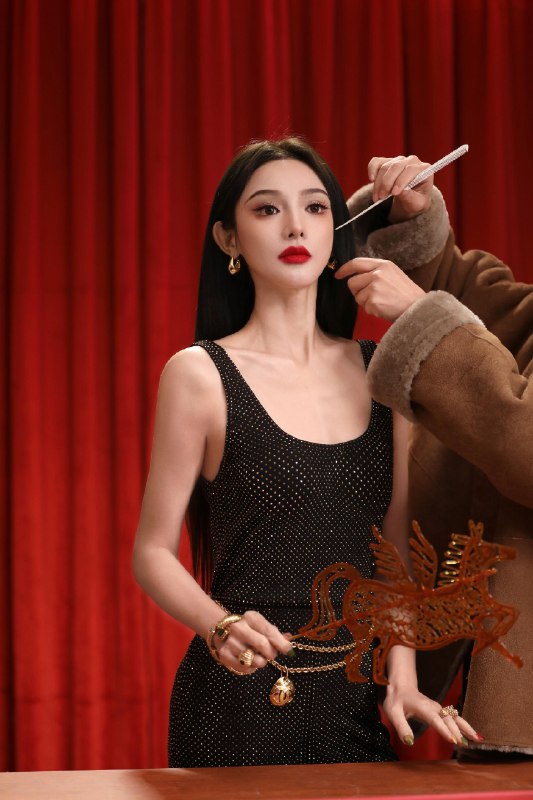 《正妹教你成为魅力型男访谈节目 》正妹视角颠覆传统男性审美教学，真实女性嘉宾分享心动瞬间，实用技巧助力男性提升自信与魅力