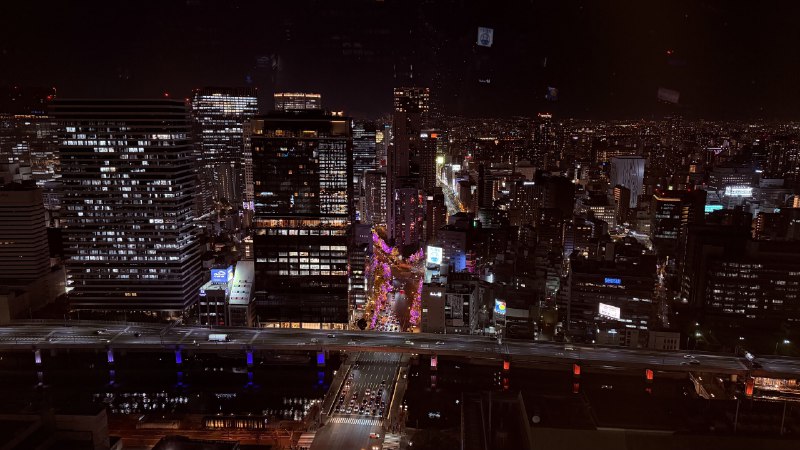 《AEPR模板27组电影片头片尾演员职工制作人文字标题动画 》这款模板包含27组电影级片头片尾动画，专为演职员表及标题设计，风格大气专业