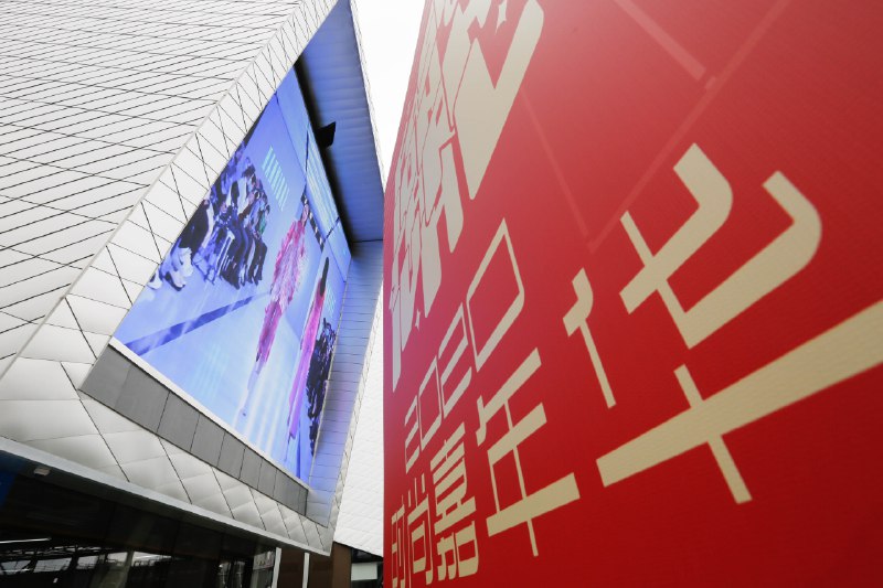 《黄江南教授讲世界经济变局-观念经济学》黄江南教授以独创观念经济学视角，解析数字经济时代财富本质与产业变革，预言传统经济理论无法解释的新规则与新机遇，为理解未来世界经济发展提供颠覆性思考框架