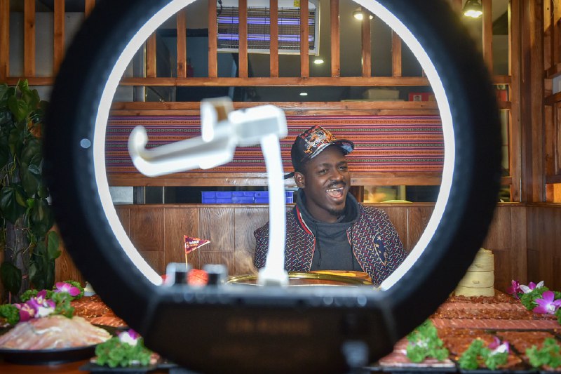 《马红漫博士-用得上的行为经济学》马红漫博士将行为经济学巧妙转化为实用生活工具，从消费决策到人际互动，揭示心理如何影响现实选择