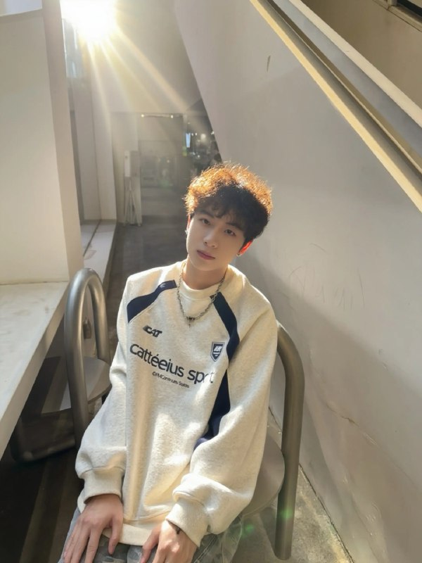 《阳光少年报-大少年》这份报纸用生动故事解读时事，引导少年胸怀家国、放眼世界