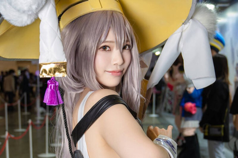 《美女𝐒𝐡𝐚𝐫𝐞甜度超标警告！超燃cosplayづ》这位小姐姐的cosplay简直甜度爆表！从服装到妆容都精致还原，每一帧都充满元气与活力