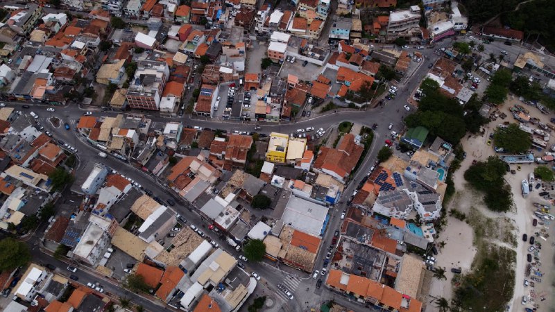 《全球灾变：开局获得3级文明主播：蜀山御令 999集第一季完》全球灾变降临，李晨开局觉醒3级文明系统，直播连线全人类！从避难所升级到星际舰队，看他如何用黑科技碾压末世，揭露灾变真相，带领文明逆袭