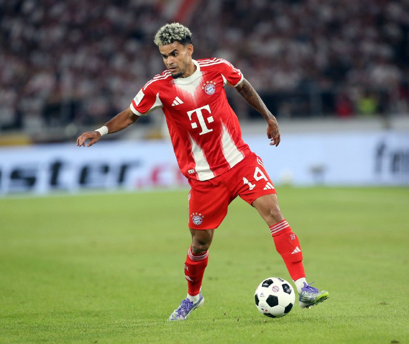 《PR预设-浩然Pr无缝转场预设汉化版》这款转场预设专为中文用户打造，提供丰富的无缝转场效果，操作简单一键应用，能极大提升视频剪辑的流畅度与专业感