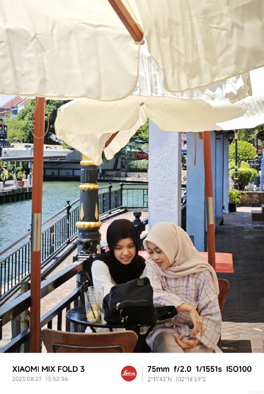 《语文国庆假期作业2024版》本作业紧扣新课标，融合家国情怀与语文素养，精选经典篇章与时代素材，通过情境化设计激发思考