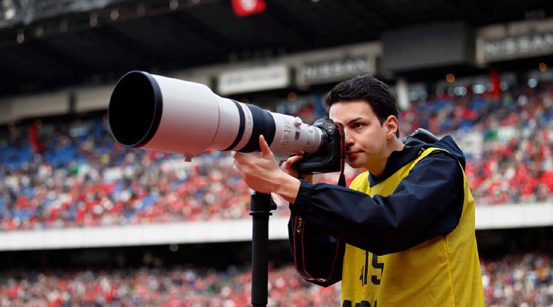 《东东老师摄影小白课》东东老师用通俗语言讲解摄影核心技巧，从器材选择到实战拍摄，手把手带你快速入门