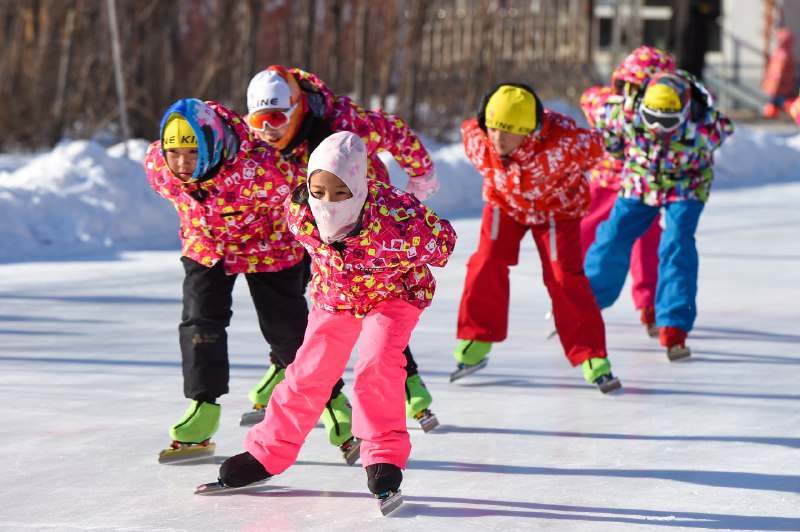 《小学学霸冲A卷2023小学1~6年级上下全册》这套冲A卷紧扣新课标，覆盖1-6年级全册内容，单元卷与期末卷结合，帮助学生系统巩固