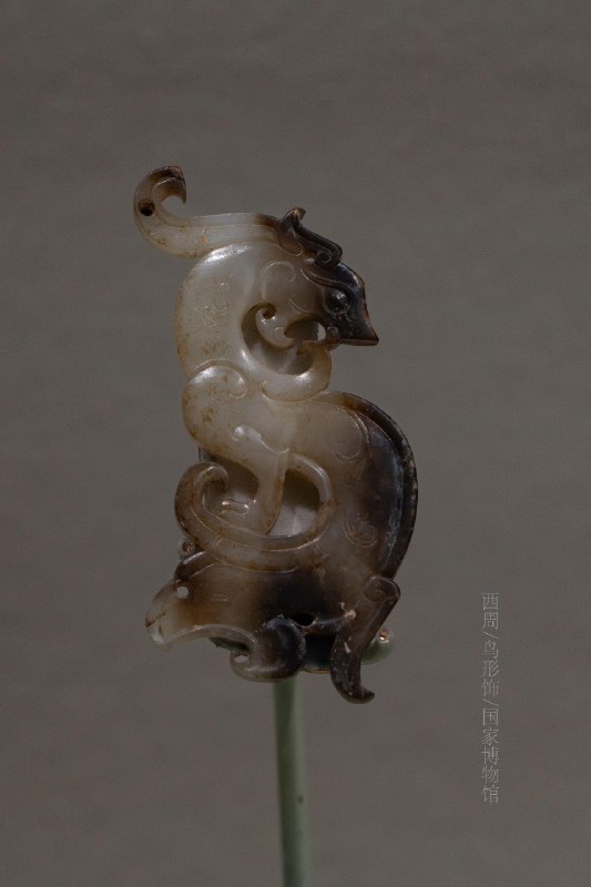 《中国玉器全集》本书汇集了从新石器时代到清代的玉器珍品，以高清全彩图片和权威解读，系统展现了中国玉文化八千年的演变历程