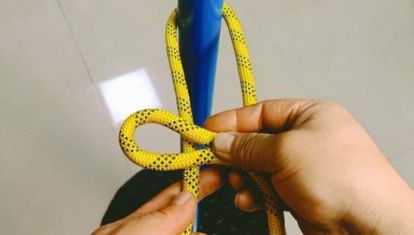 《绳结法大全，保命，日常，钓鱼，编绳吊坠绳结方法大全》一本涵盖保命、日常、钓鱼与编绳吊坠的全能绳结指南，详细图解多种实用绳结技巧，步骤清晰易学，适合户外爱好者、手工艺人和居家应急使用，关键时刻能派上大用场