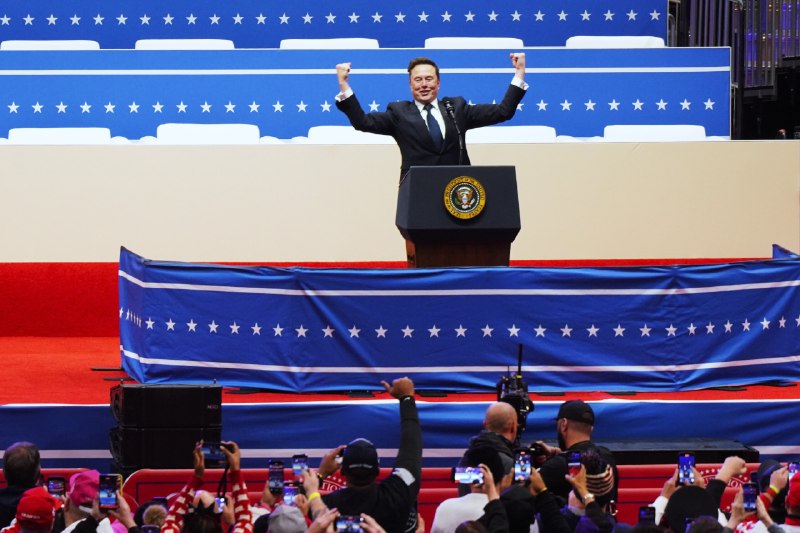 《知行数学 高中数学教辅教材系列 数学 同步必修第二册》本书深度同步课堂，以典型例题剖析核心考点，注重解题思维训练