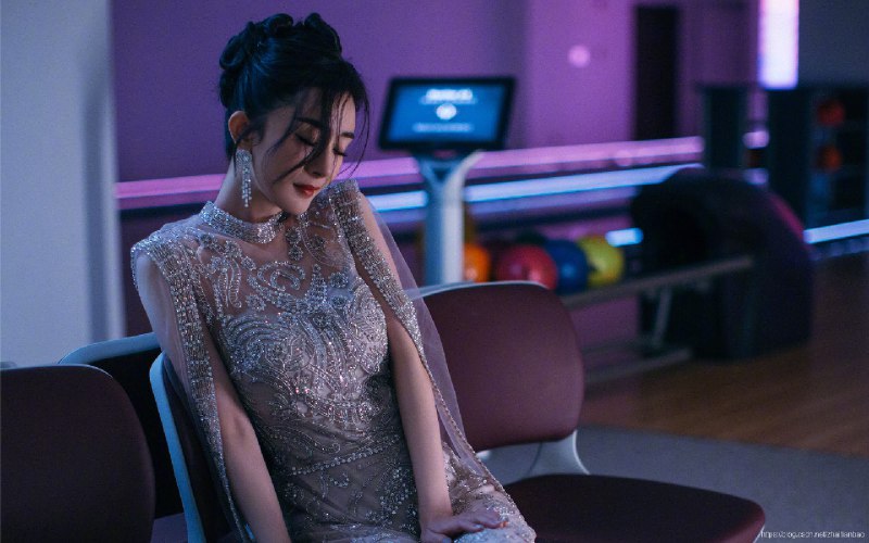 《Excel_VBA宏》本书深入浅出，将复杂的VBA编程化为清晰步骤，助您一键解决重复劳动