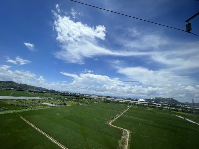 《冰点影像手机短视频拍摄与剪辑专业教程》从拍摄技巧到剪辑秘籍，本书手把手教你用手机打造电影级短视频