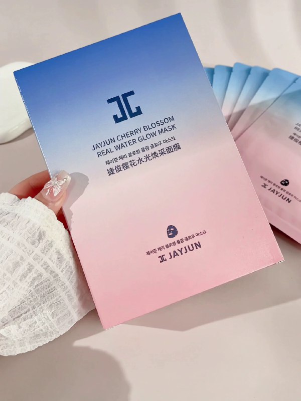 《25版小学数学一本小学知识大盘点》本书系统梳理小学数学知识点，配以思维导图与典型例题，帮助学生构建清晰知识体系