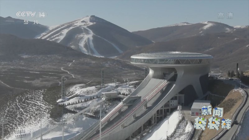 《澳大利亚双胞回声.2022》这部纪录片以独特的双胞胎视角切入，探索澳大利亚壮丽的自然景观与深厚的原住民文化，形成一场跨越时空的视听对话