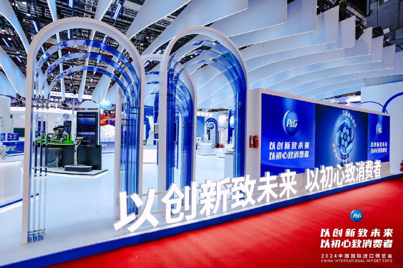 《双重迭代：后消费时代的商业模式》本书深入剖析消费市场变迁，揭示企业如何通过产品与体验的双重迭代赢得用户