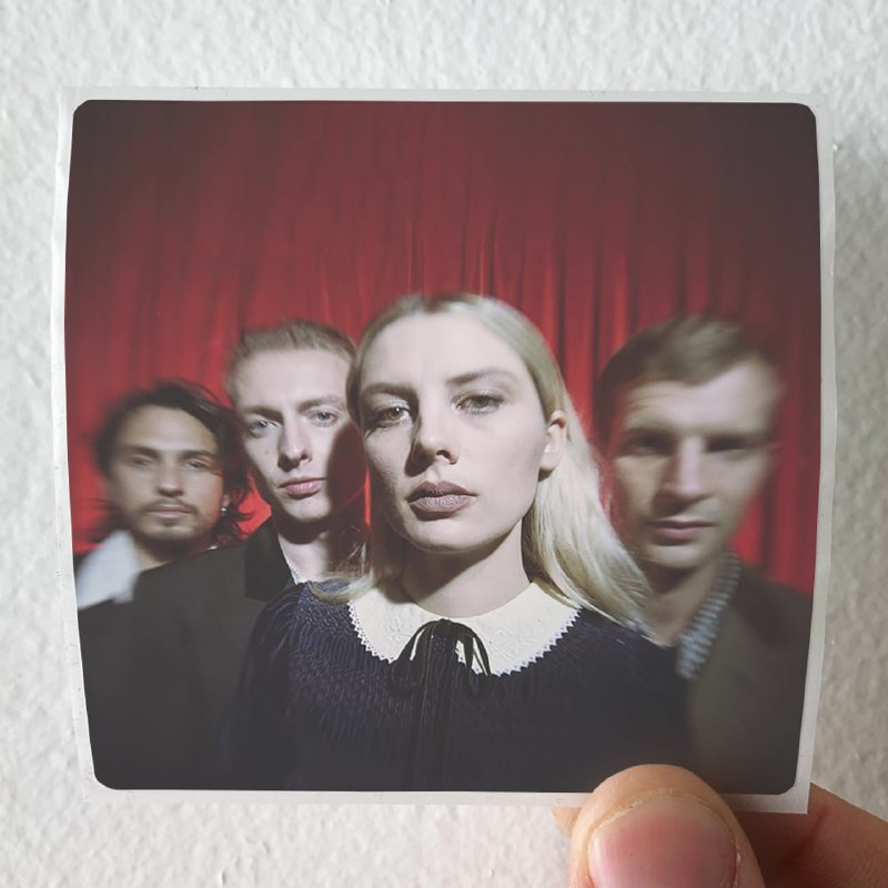 📚名称：《Wolf Alice - Blue Weekend (Tour Deluxe) -2021   Flac》⭐亮点：Wolf Alice带来震撼人心的现场演绎，Blue Weekend豪华版收录多首未发行曲目，FLAC无损音质完美呈现每一细节