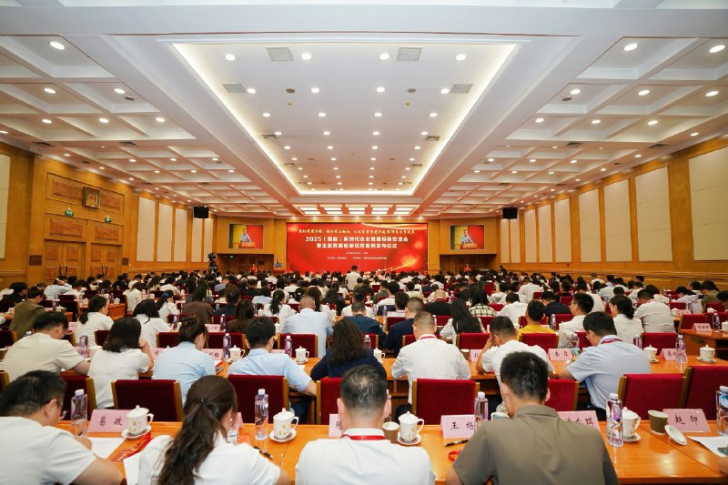 《中等生高考百日冲》聚焦中等生群体，提供精准提分策略