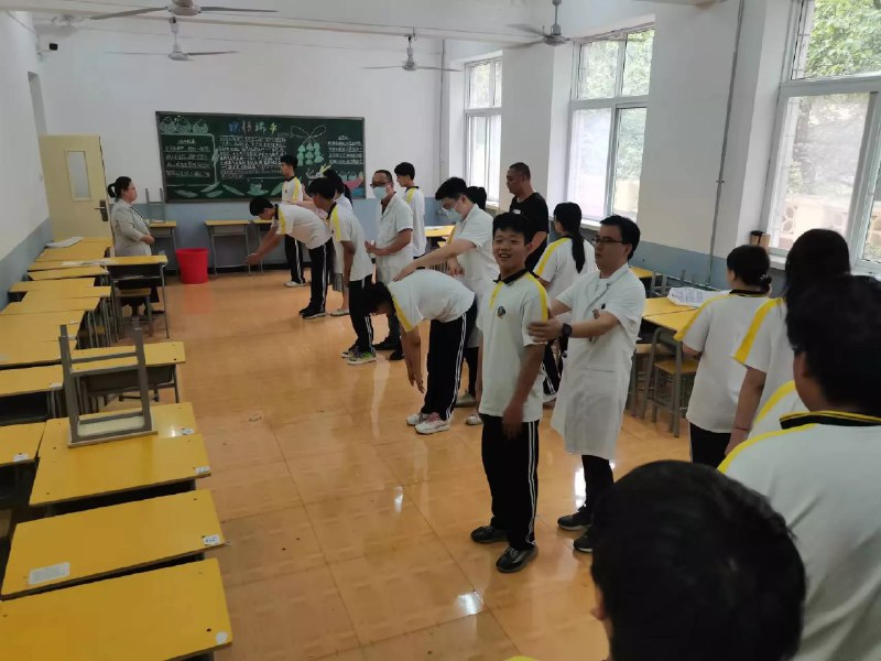 《付峰老师家庭教育课程学霸养成计划家长课堂~视频》付峰老师深入剖析学霸养成关键，从学习动力到习惯培养，提供系统实操方法