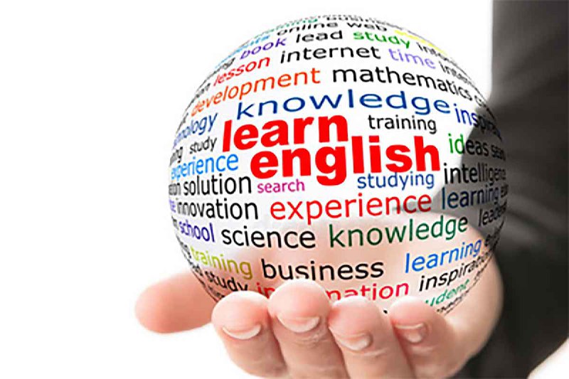 《40篇短文记完高中3500核心词汇120页单词批注版高清精美排版》本书精选40篇短文高效记忆3500核心词汇，搭配详细单词批注，帮助理解与运用